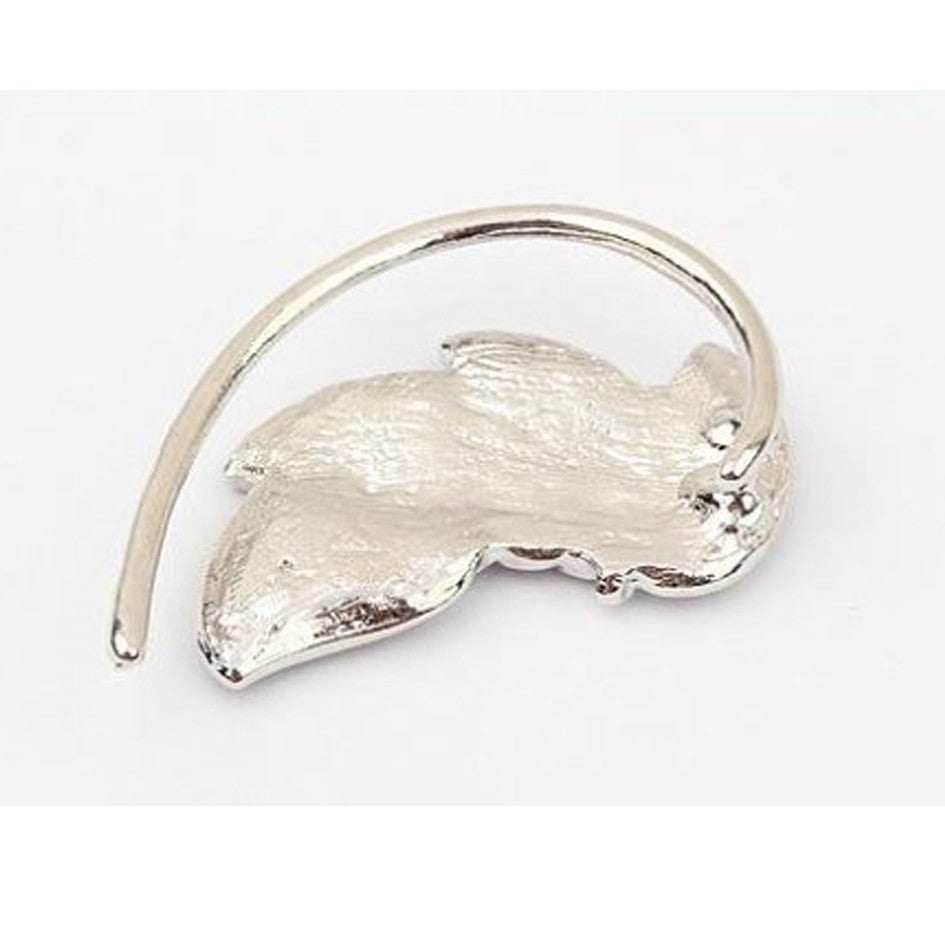Ear cuff med blade