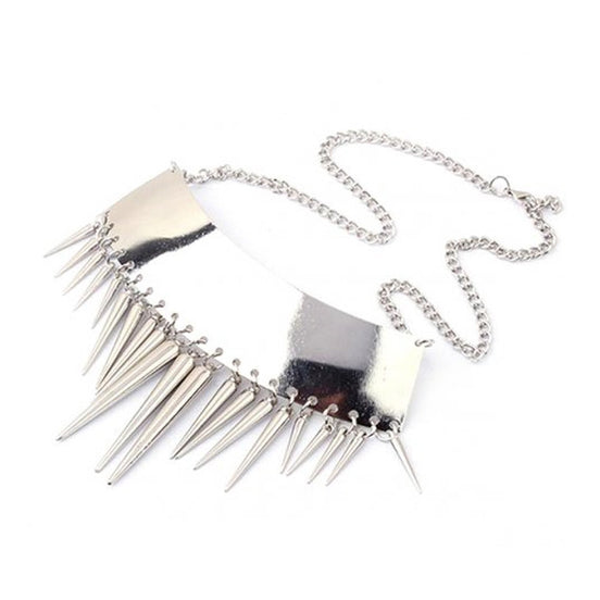 Krave halskæde med multi spikes