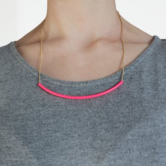 Neon pink halskæde