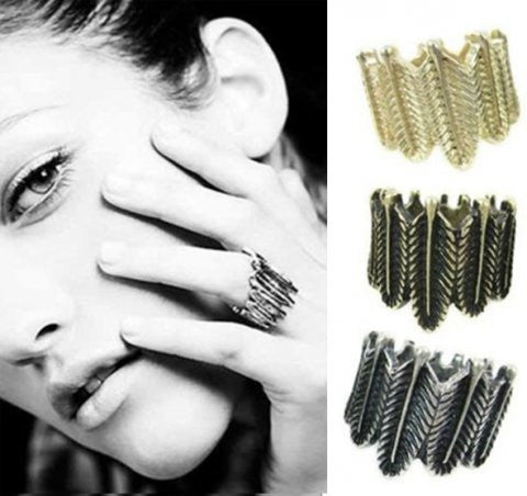 Fingerring med fjer