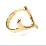Wishbone fingerring