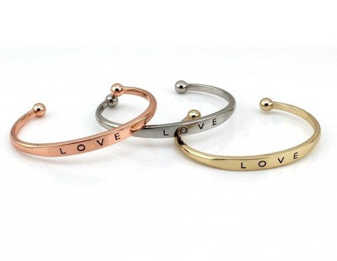 Armbånd med LOVE tekst