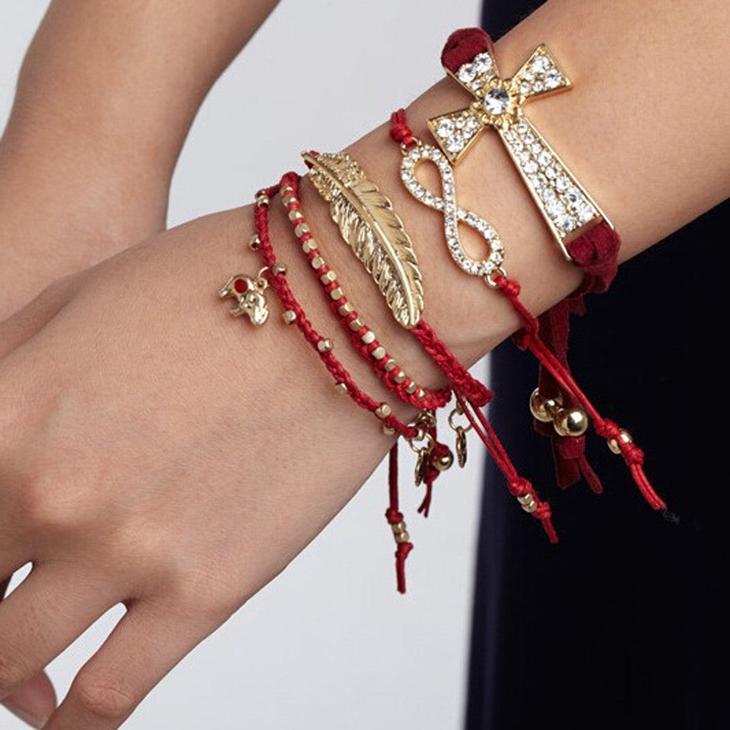 Knyttede armbånd med stor fjer