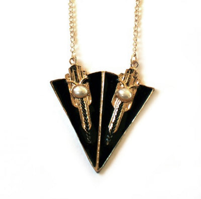 Geometrisk trekant halskæde med perler