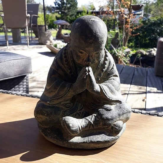 Buddha figur i sten (afhentes i butik)