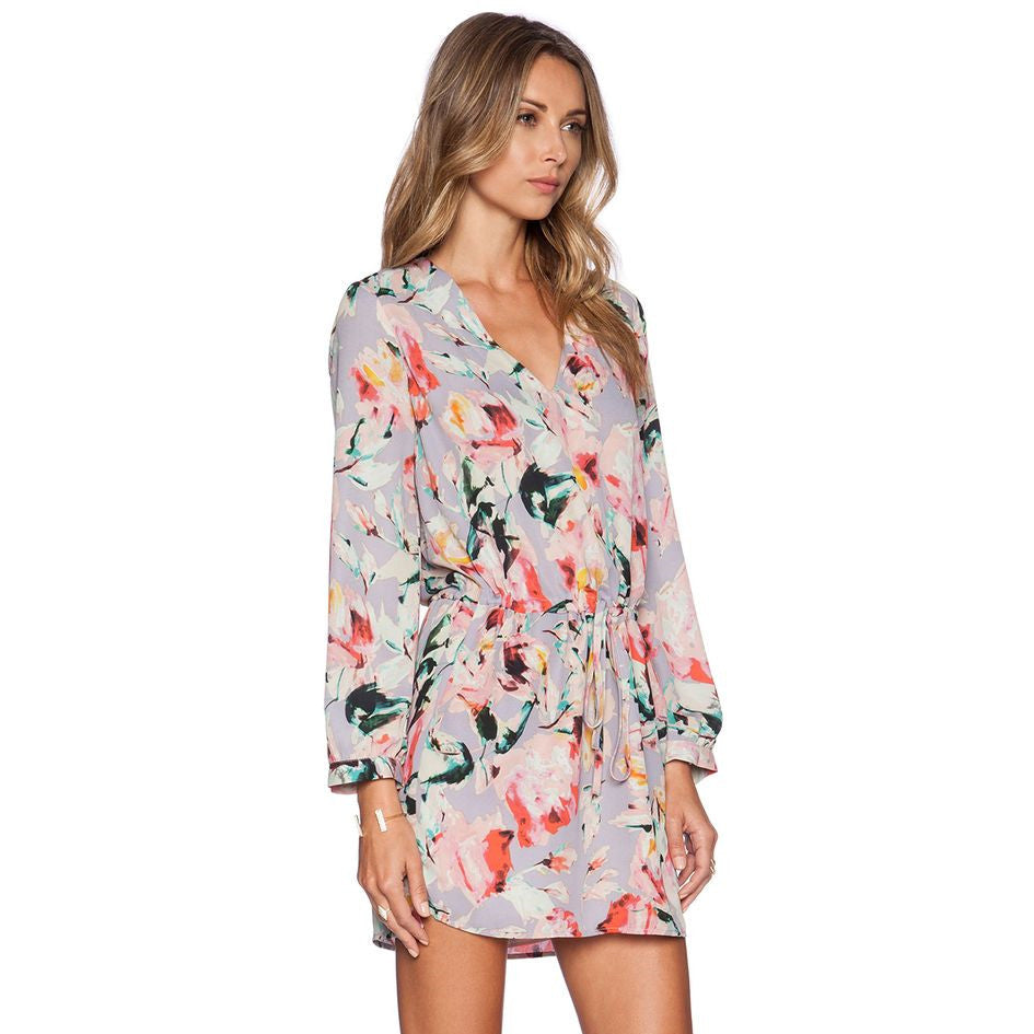 Pastelfarvet kjole med abstrakt blomster print